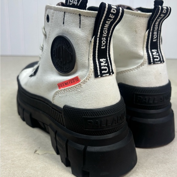Palladium Revolt Hi Tx Sneaker Combat Boots S3 Star White Womens Size 6.5 - Picture 3 of 16